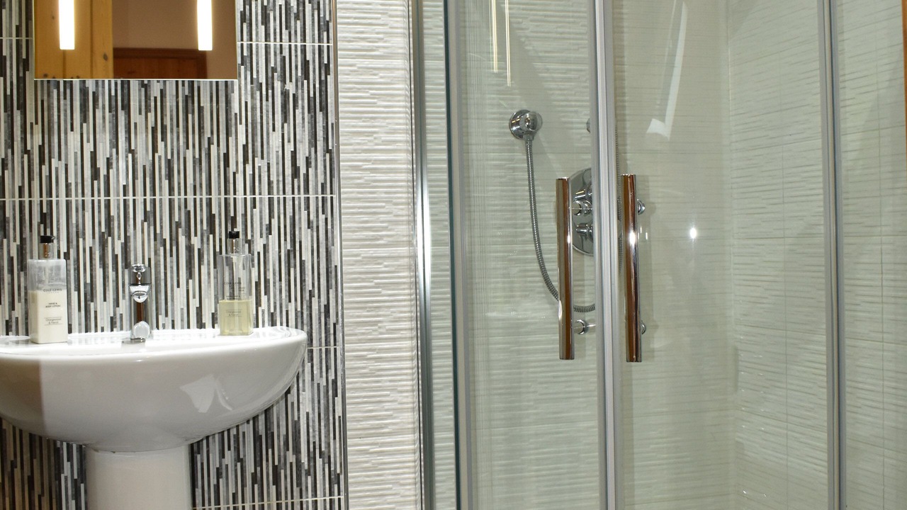 Photo of Bathroom in Compton Abdale