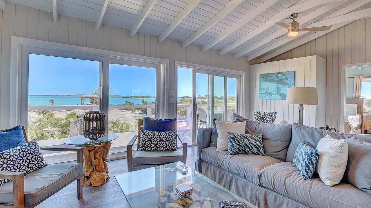 Photo of Livingroom in Staniel Cay