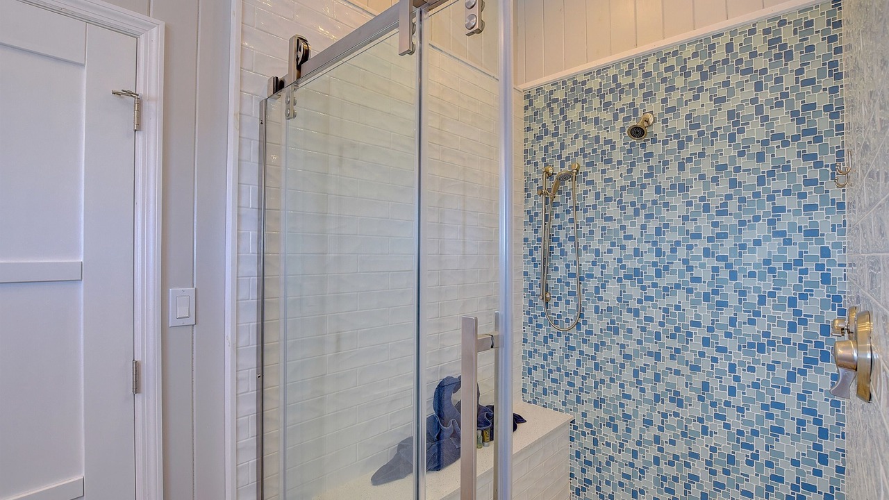 Photo of Bathroom in Staniel Cay