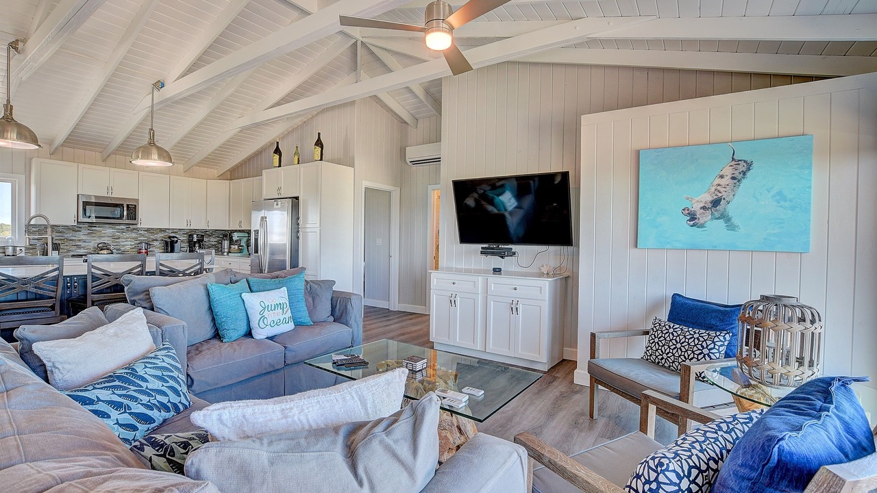 Photo of Livingroom in Staniel Cay