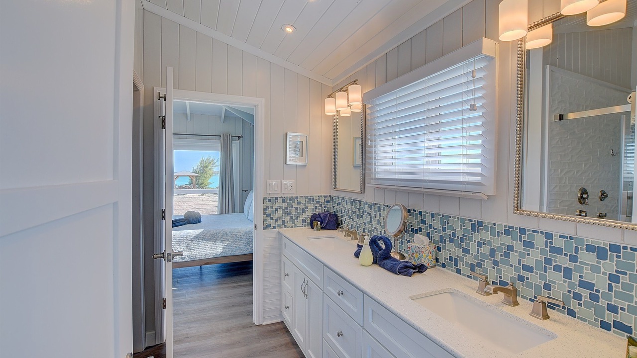 Photo of Bathroom in Staniel Cay