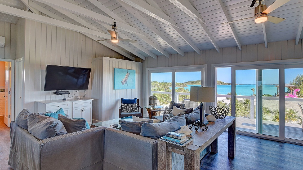 Photo of Livingroom in Staniel Cay
