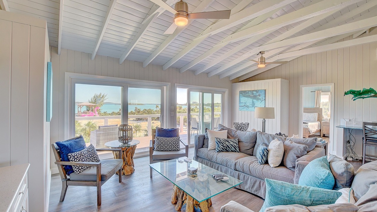 Photo of Livingroom in Staniel Cay