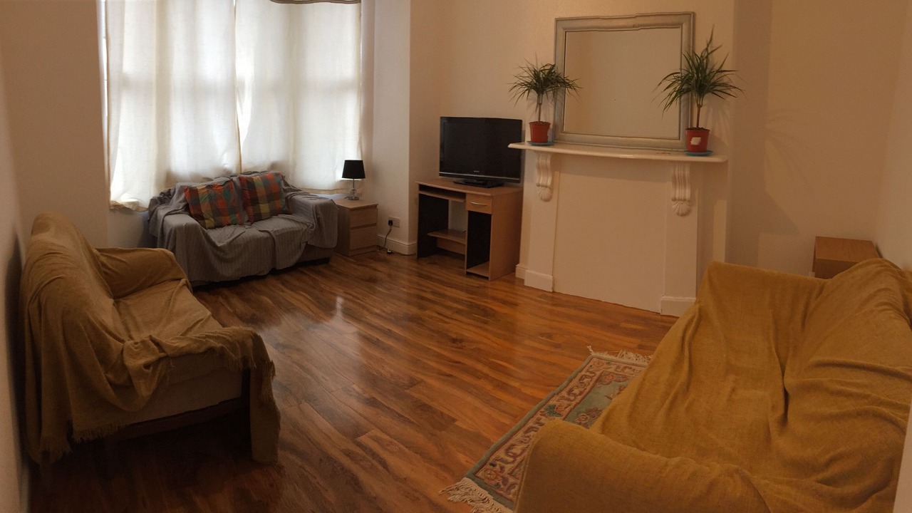 Photo of Livingroom in Cricklewood