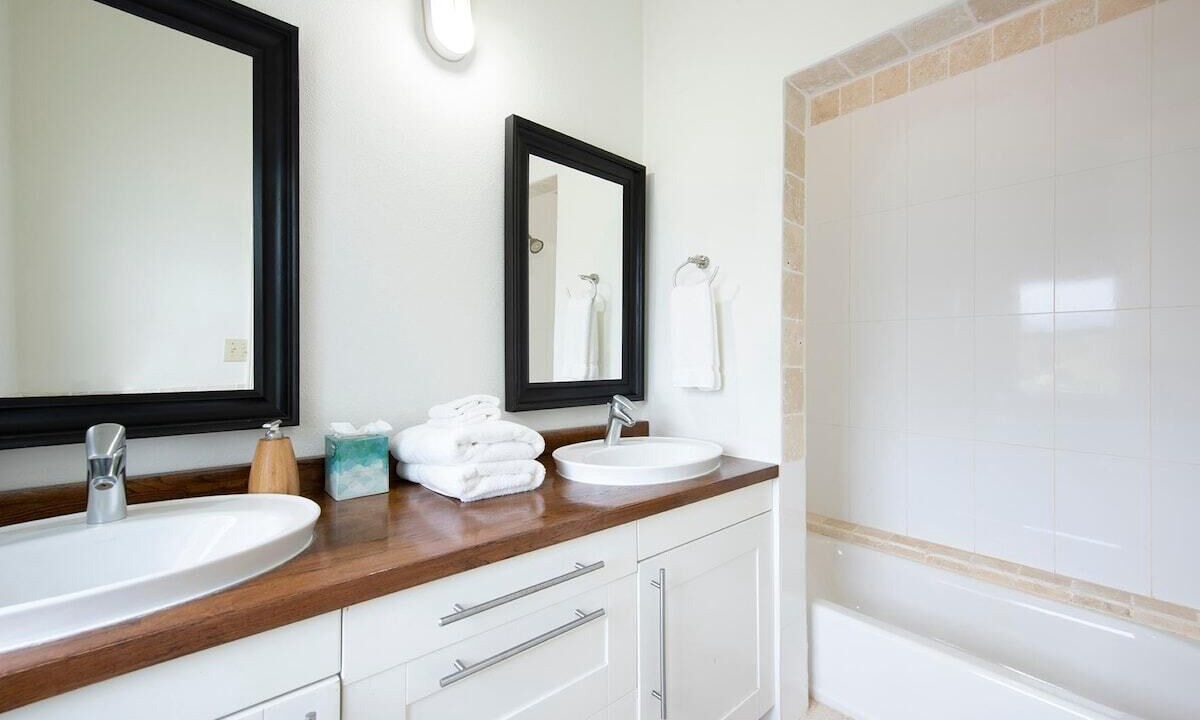Photo of Bathroom in Rock Sound