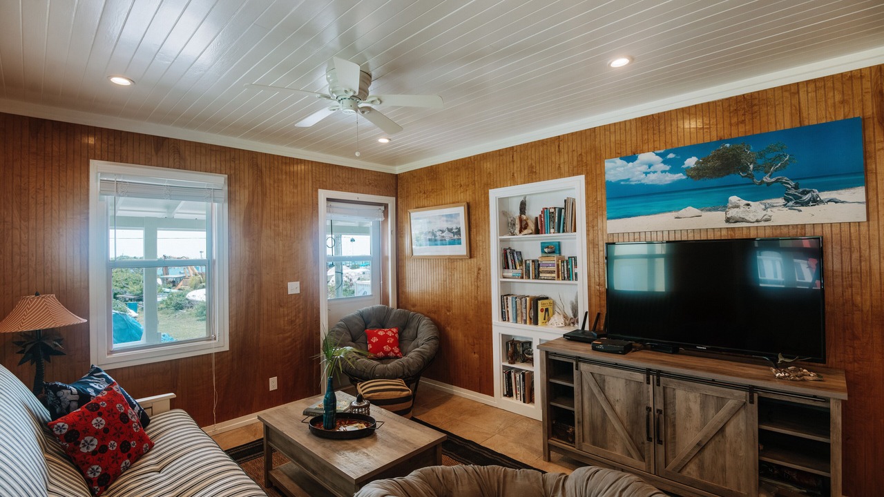 Photo of Livingroom in Man O War Cay