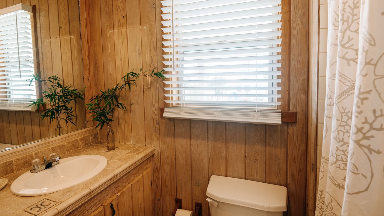Photo of Bathroom in Man O War Cay