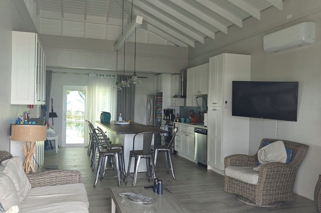 Photo of Livingroom in Spanish Wells