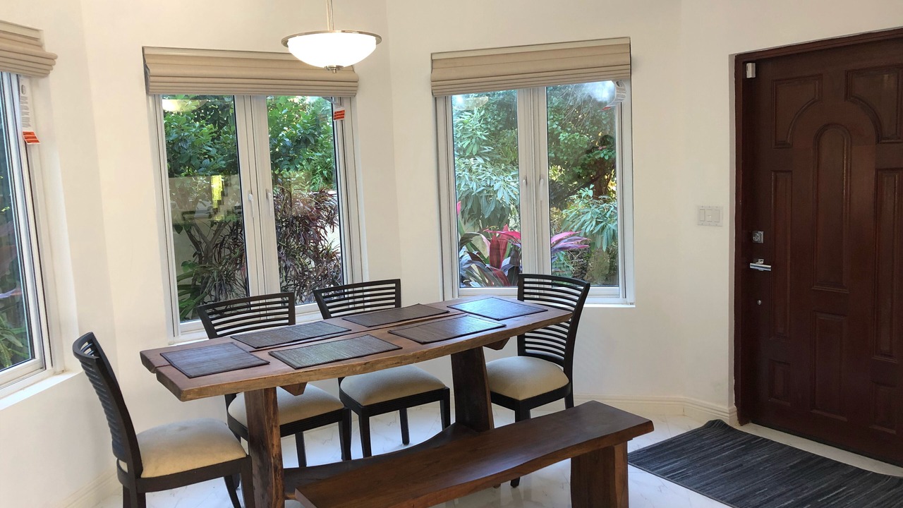 Photo of Livingroom in Nassau