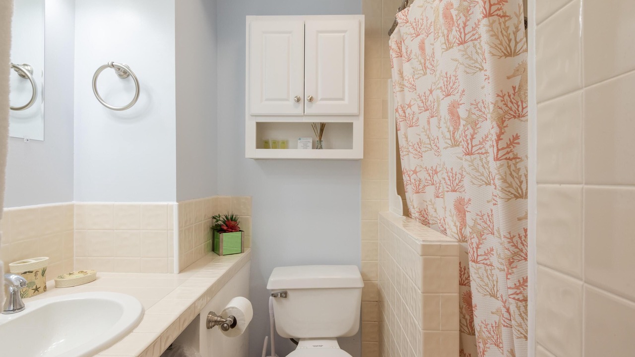 Photo of Bathroom in Waikiki