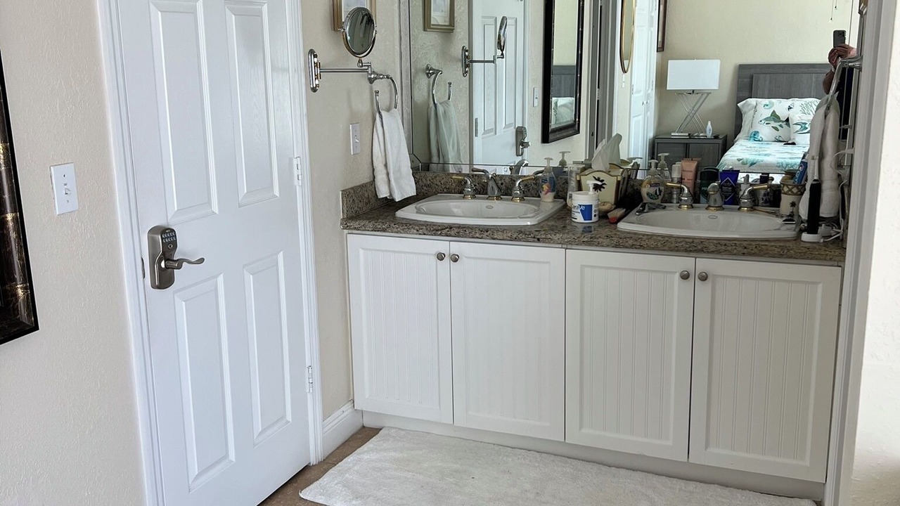 Photo of Bathroom in Alice Town