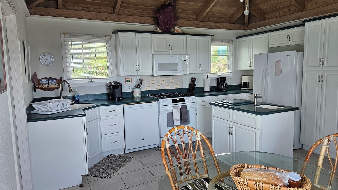 Photo of Kitchen in Green Turtle Cay