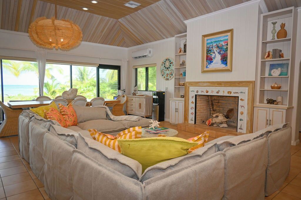 Photo of Livingroom in Winding Bay