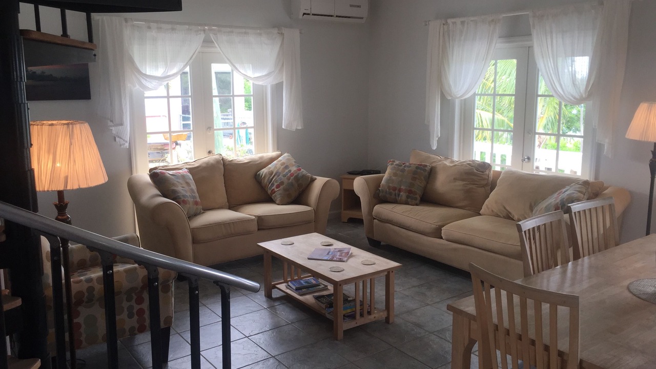 Photo of Livingroom in Spanish Wells