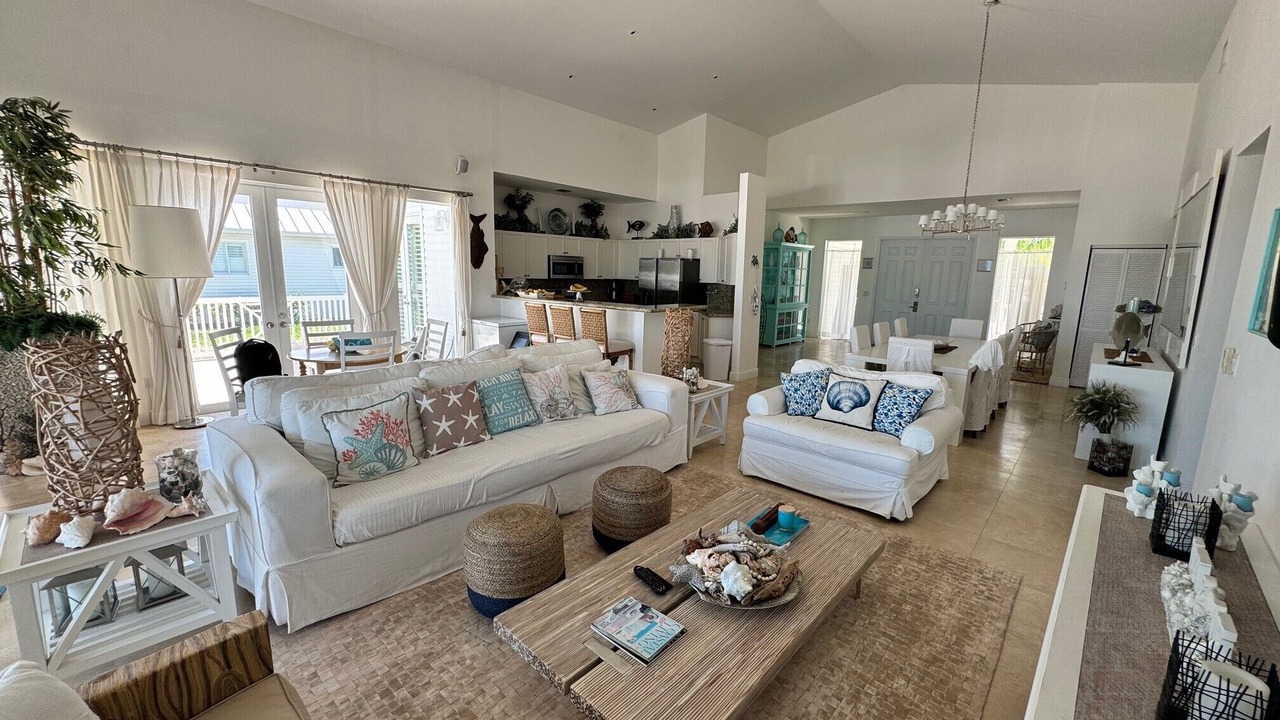 Photo of Livingroom in Alice Town