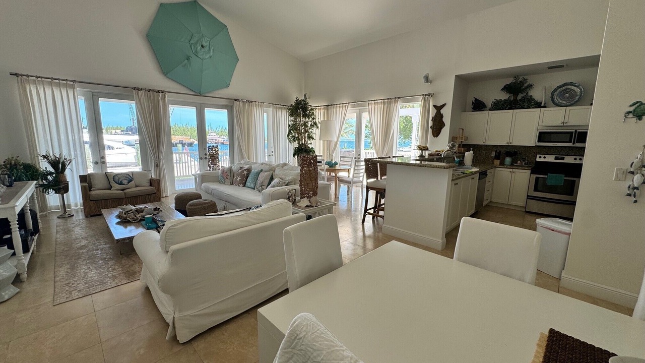 Photo of Livingroom in Alice Town