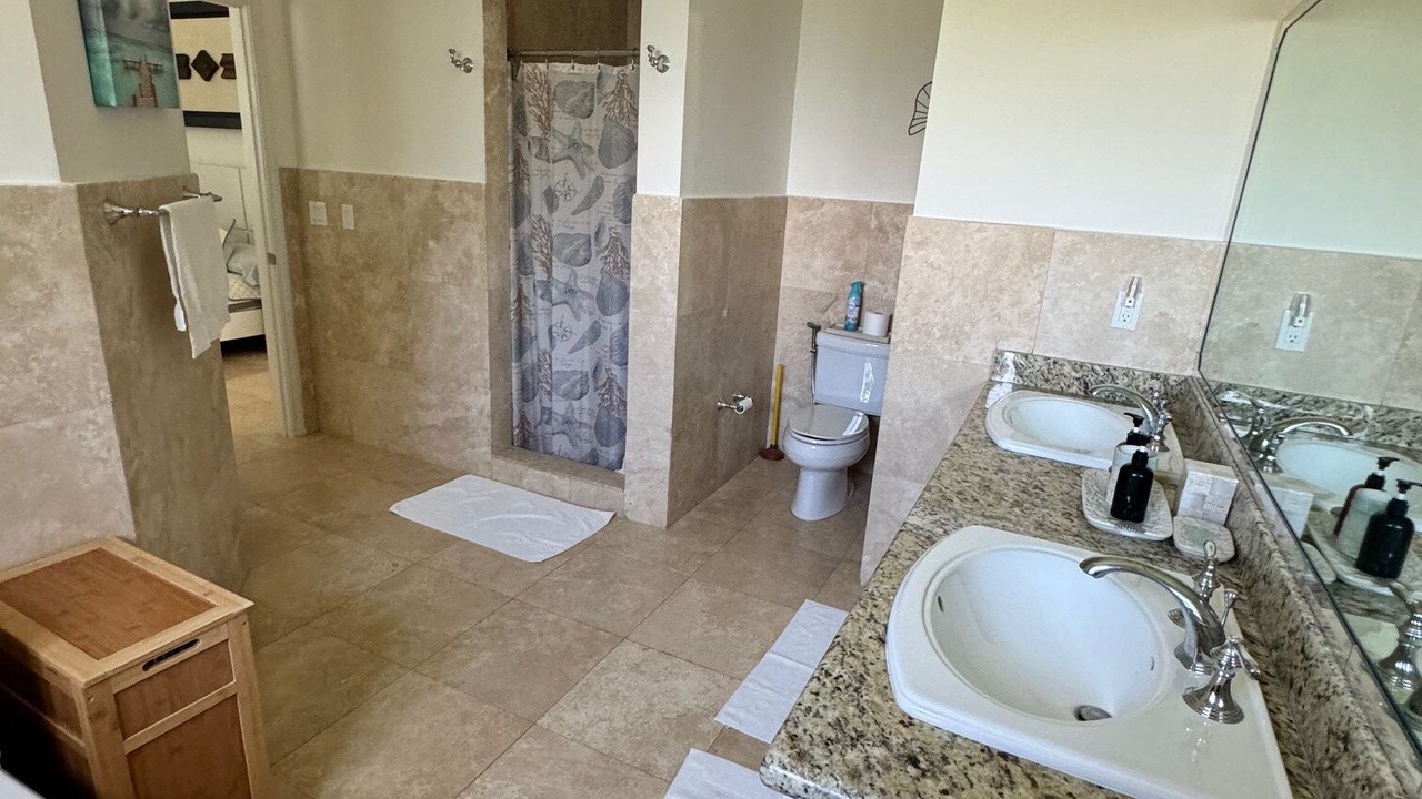 Photo of Bathroom in Alice Town