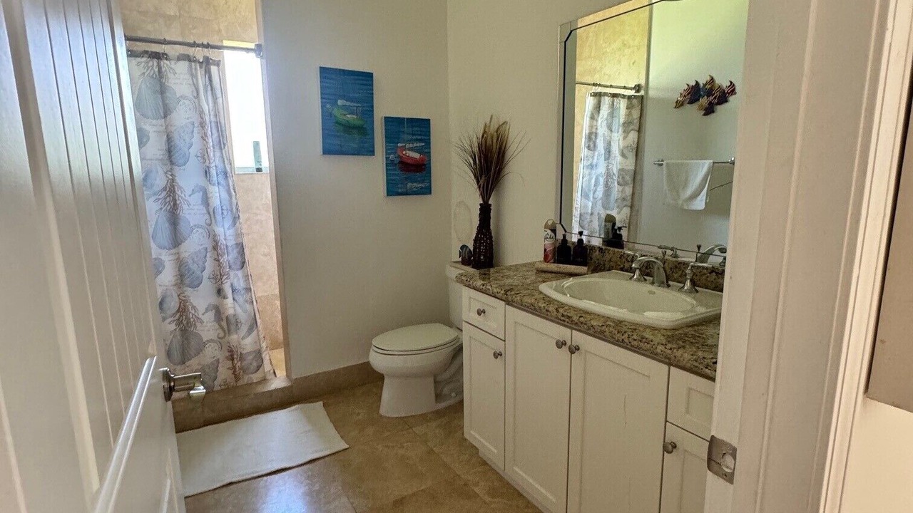 Photo of Bathroom in Alice Town