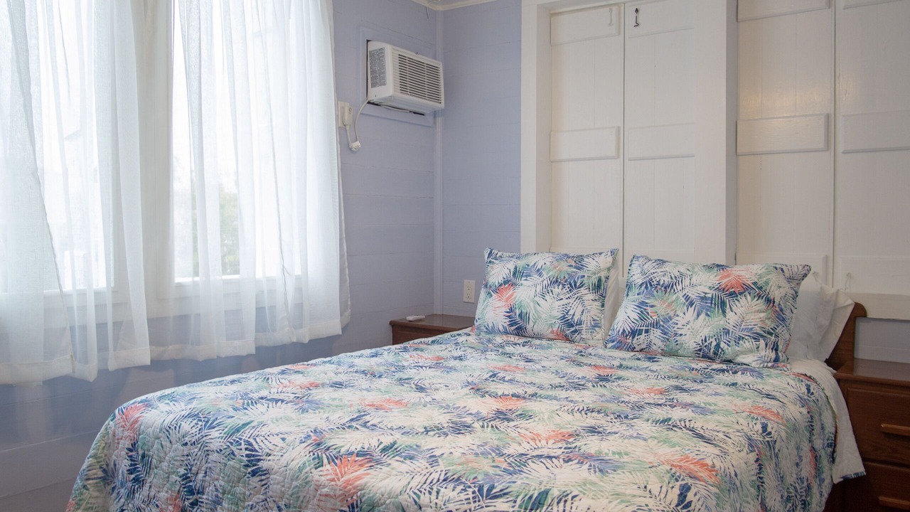 Photo of Bedroom in Man O War Cay