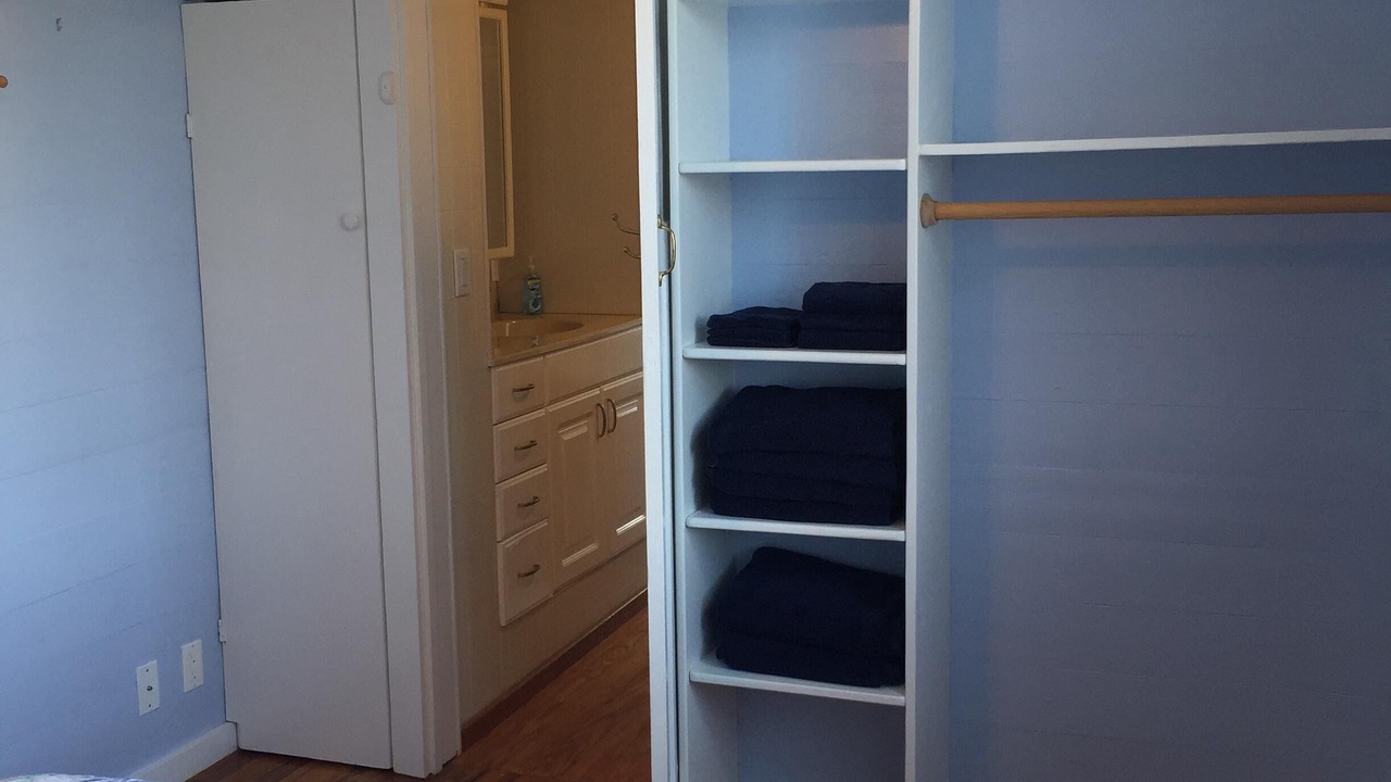 Photo of Bedroom in Man O War Cay