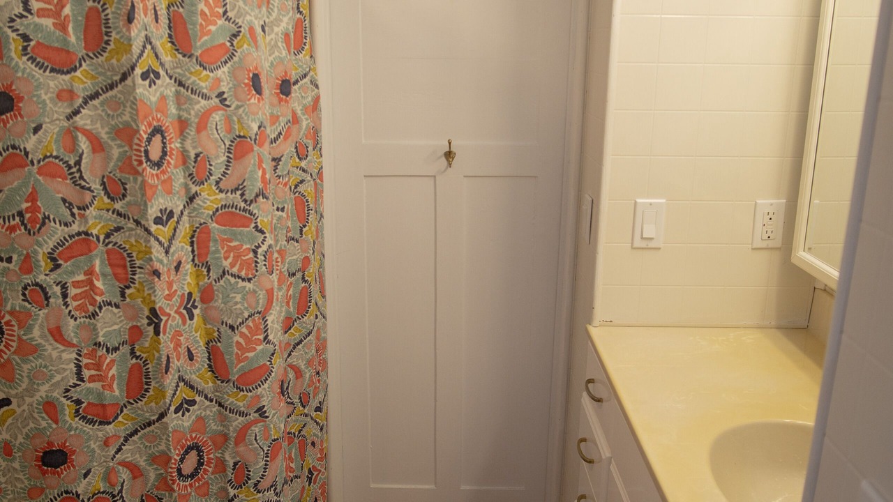 Photo of Bathroom in Man O War Cay