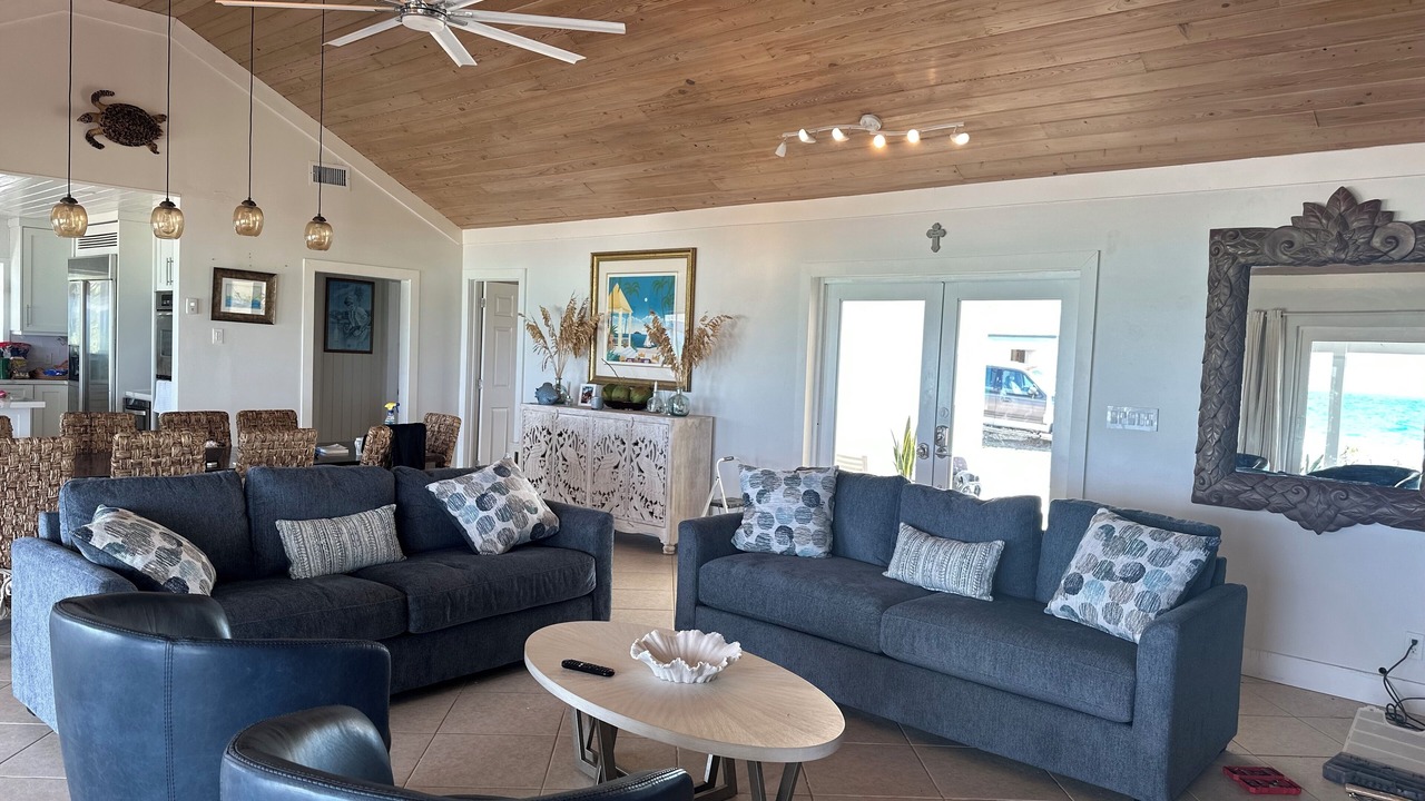 Photo of Livingroom in Great Harbour Cay