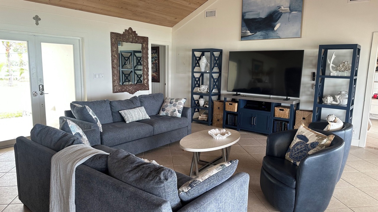 Photo of Livingroom in Great Harbour Cay