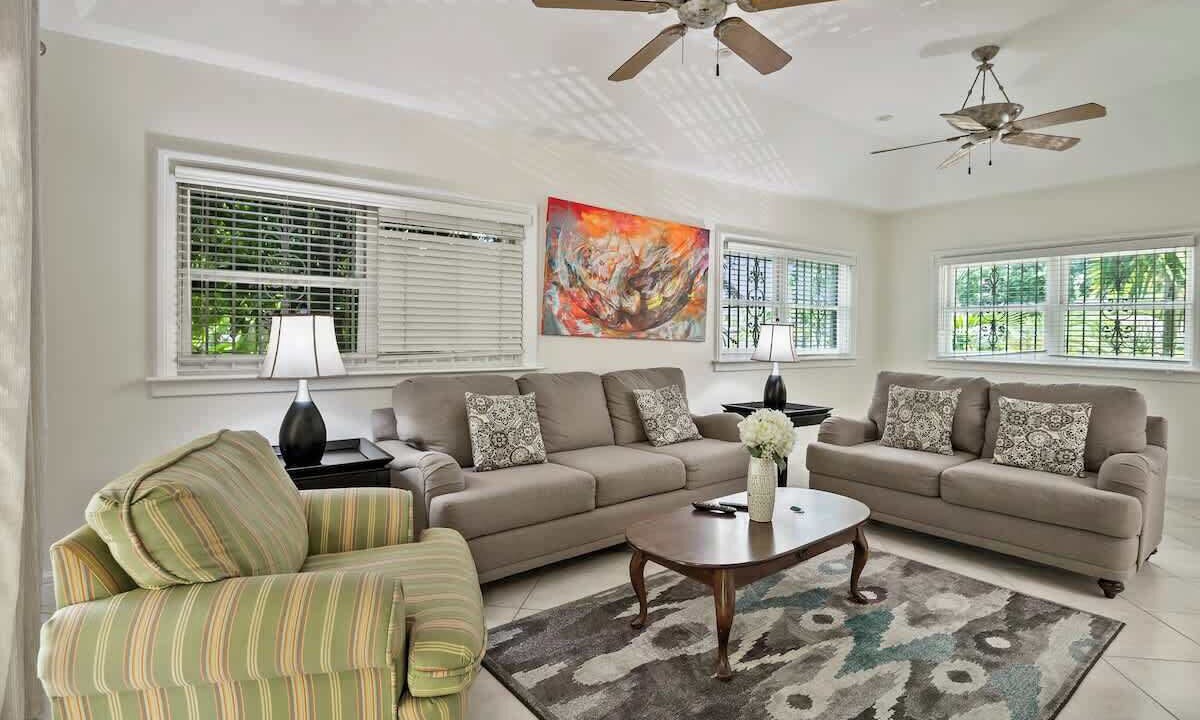 Photo of Livingroom in Nassau