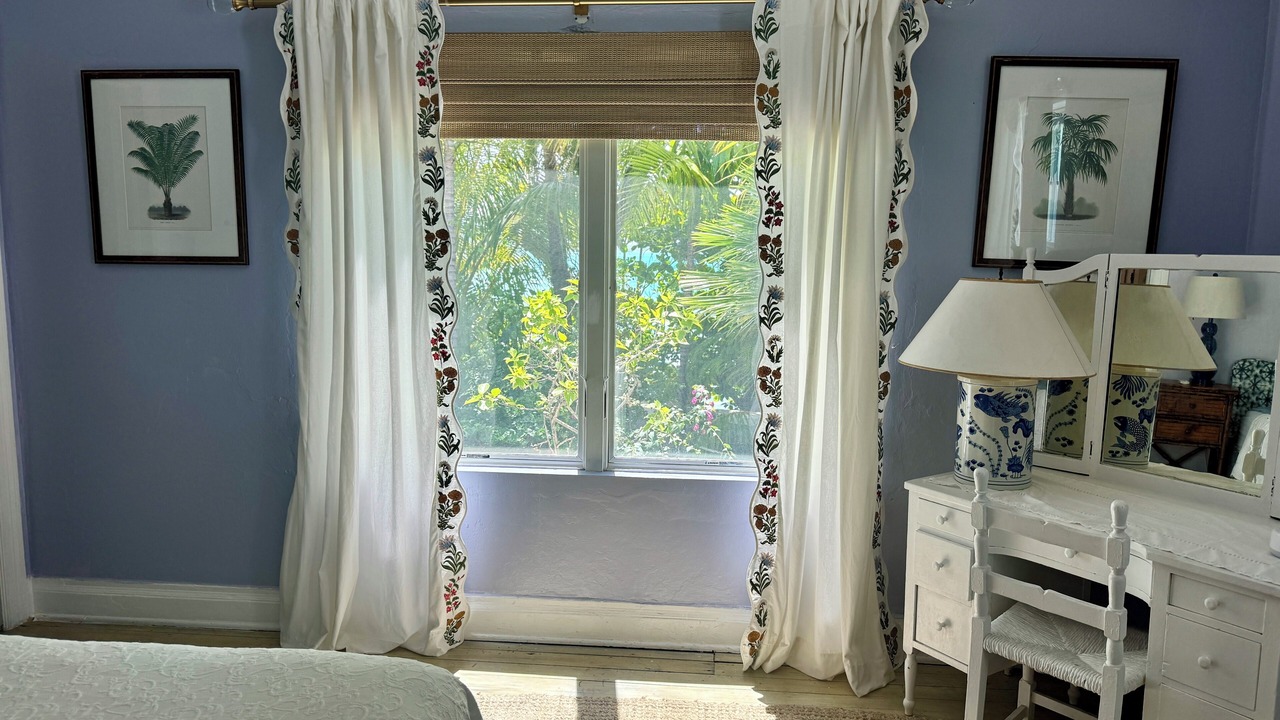 Photo of Bedroom in Dunmore Town