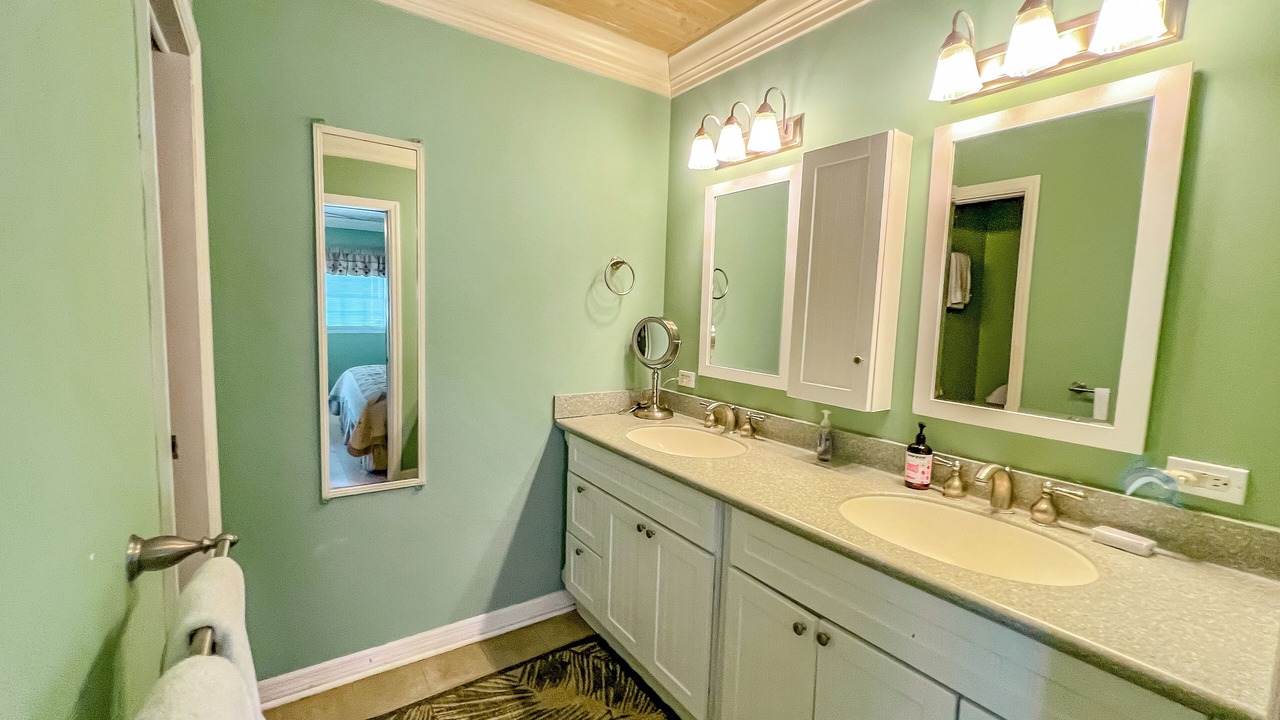 Photo of Bathroom in Dunmore Town