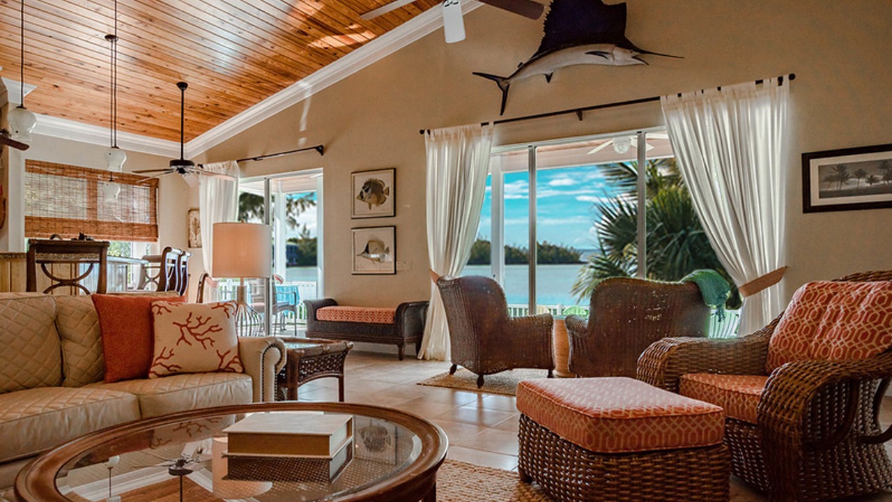 Photo of Bedroom in Green Turtle Cay