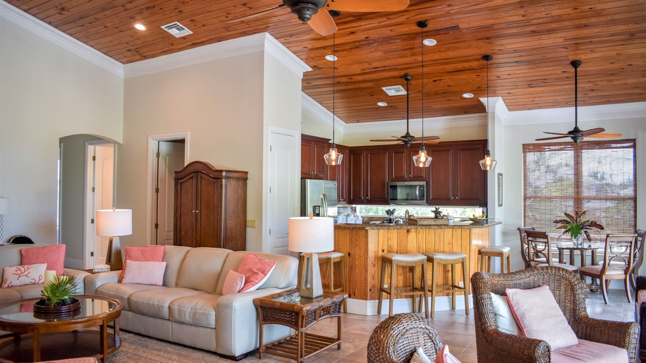 Photo of Livingroom in Green Turtle Cay
