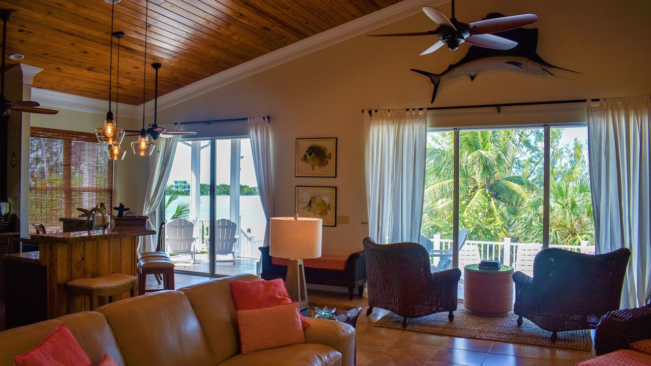 Photo of Livingroom in Green Turtle Cay