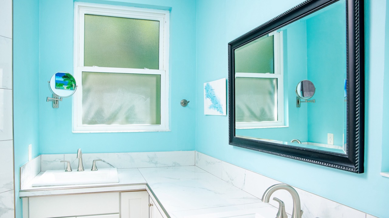 Photo of Bathroom in Tar Bay