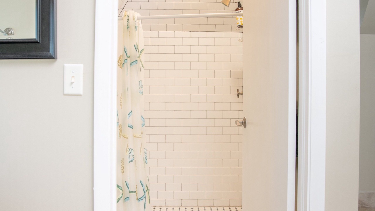 Photo of Bathroom in Tar Bay