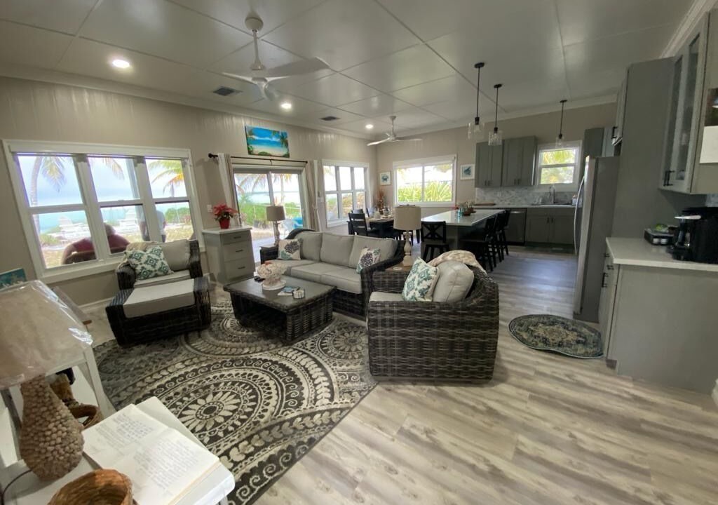 Photo of Livingroom in Spanish Wells