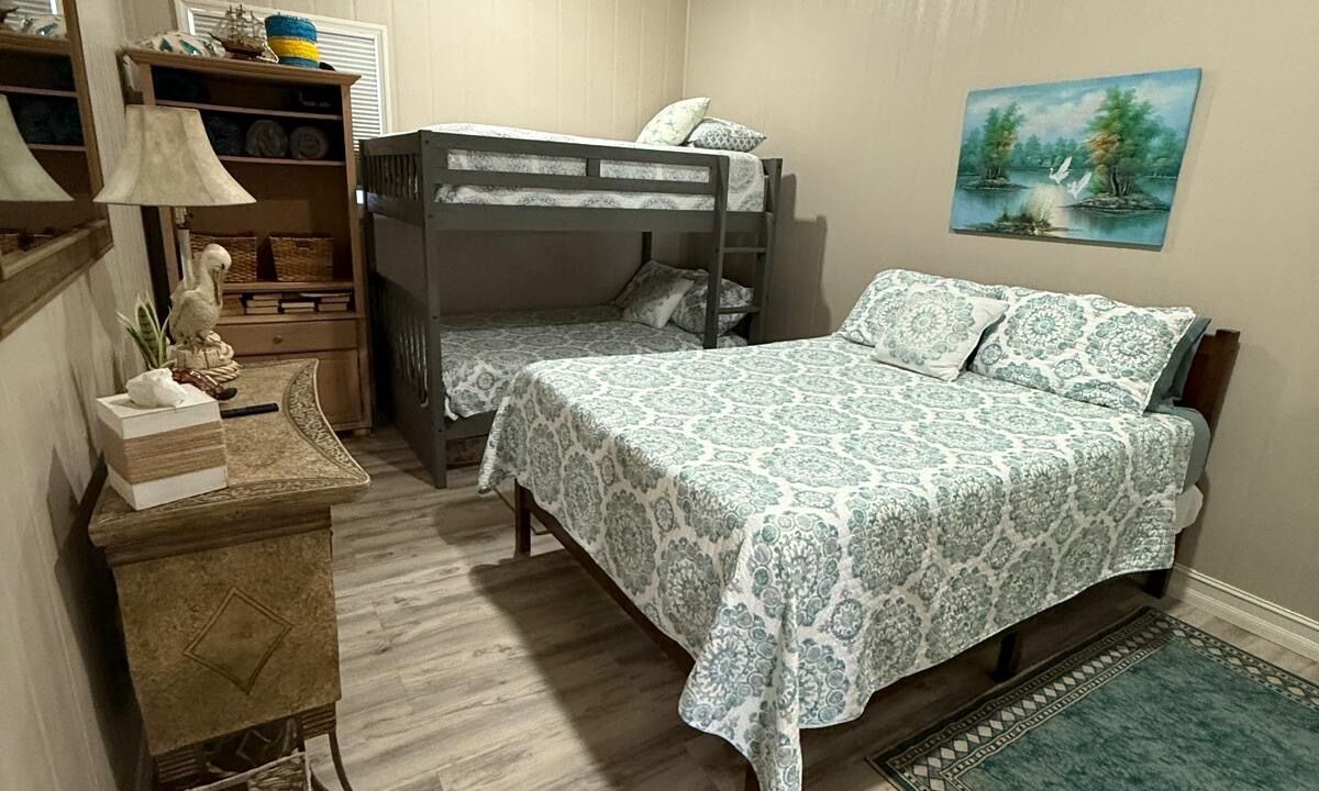 Photo of Bedroom in Spanish Wells