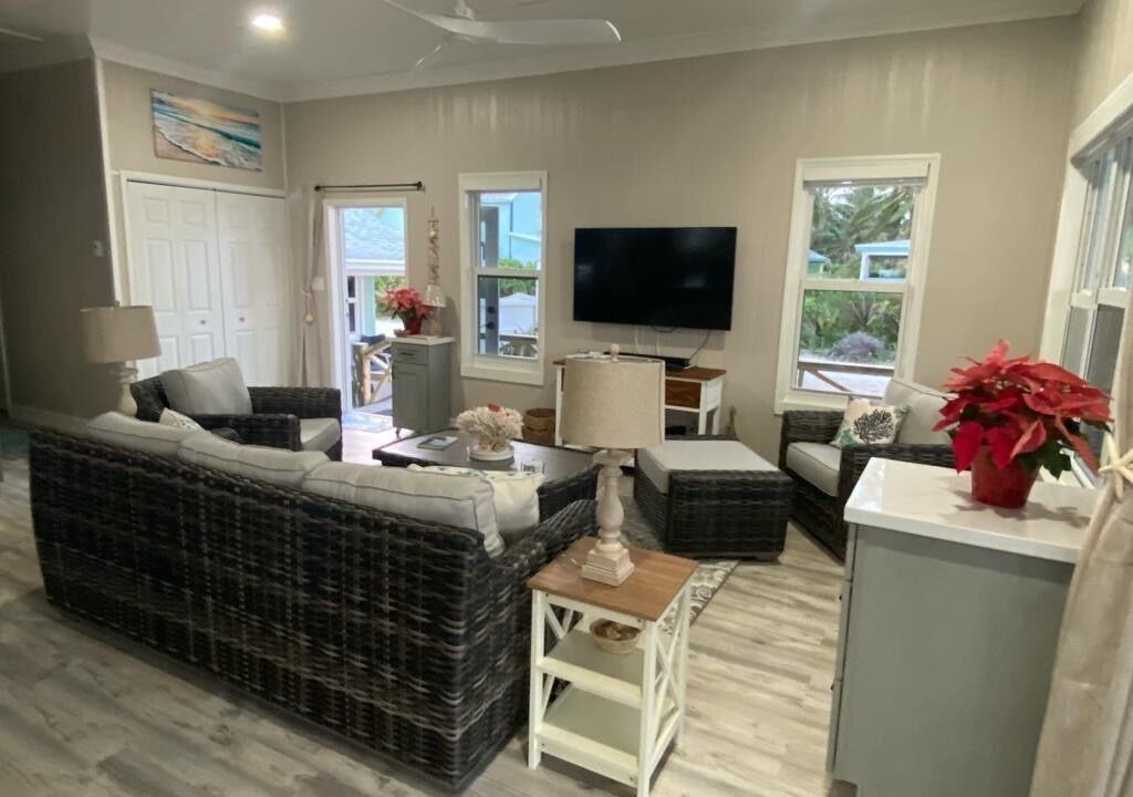 Photo of Livingroom in Spanish Wells