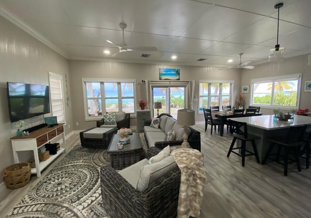 Photo of Livingroom in Spanish Wells