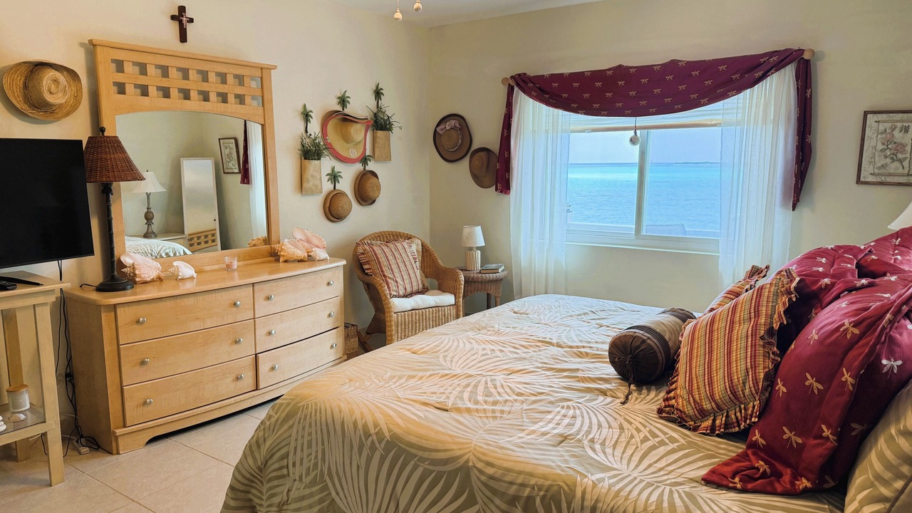 Photo of Bedroom in Tar Bay
