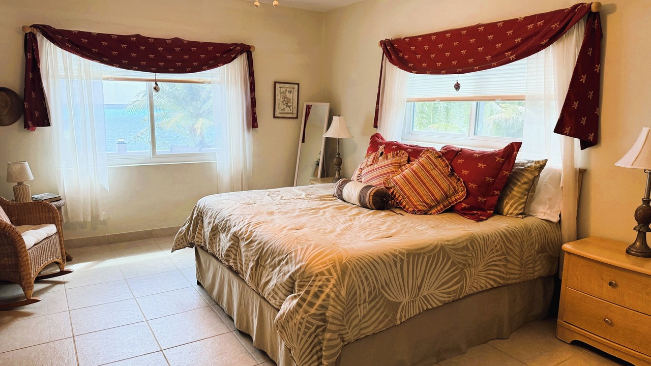 Photo of Bedroom in Tar Bay