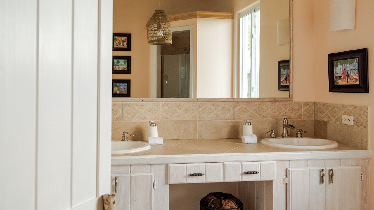 Photo of Bathroom in William's Town