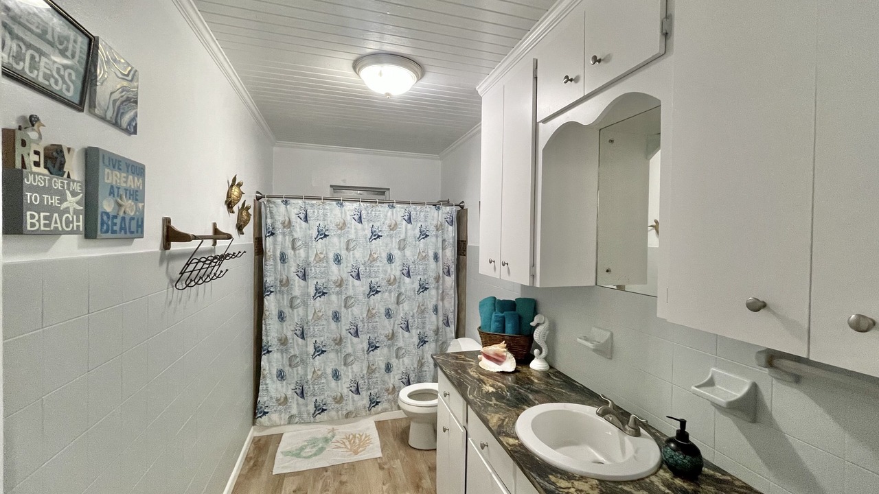Photo of Bathroom in Spanish Wells