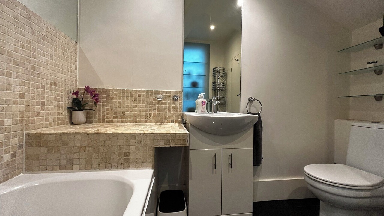 Photo of Bathroom in Bayswater