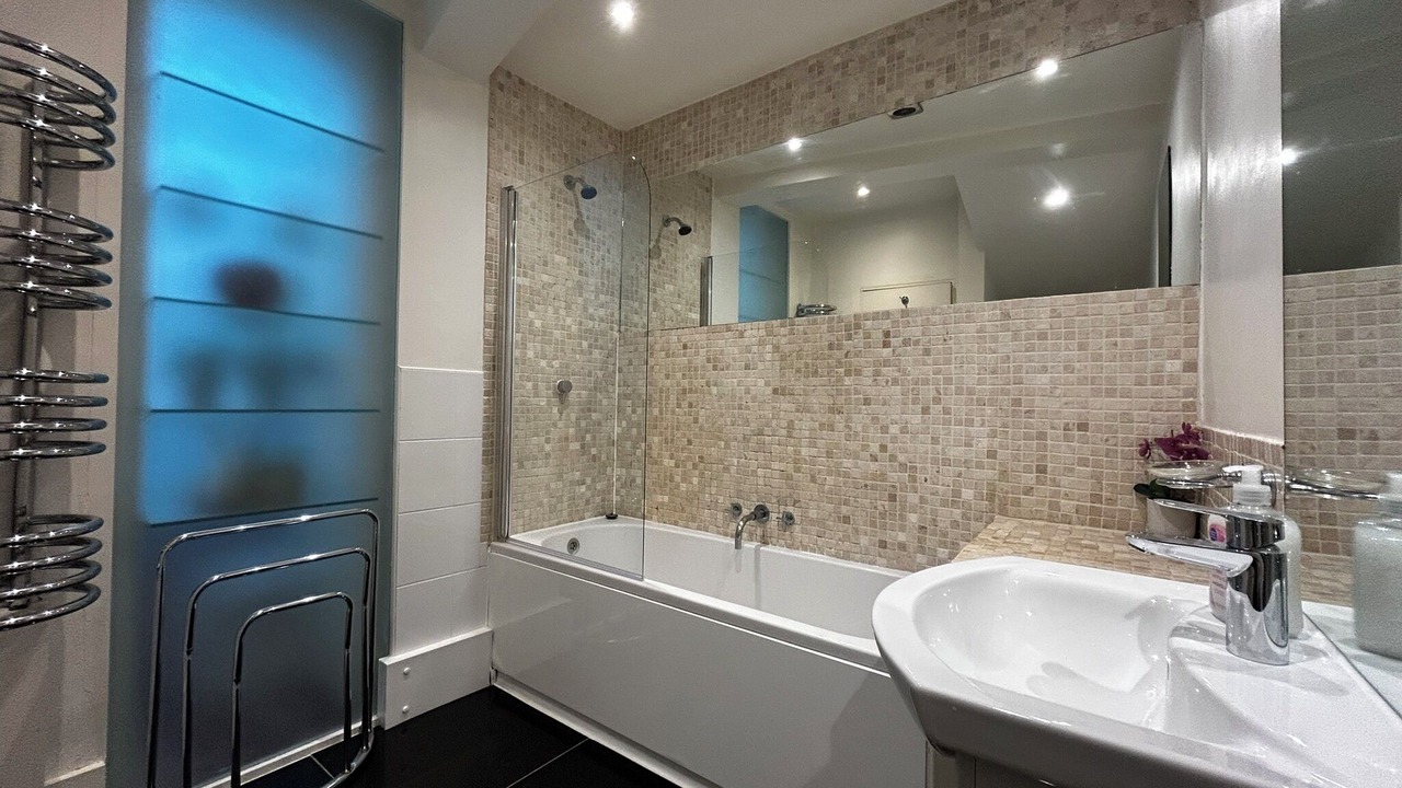 Photo of Bathroom in Bayswater