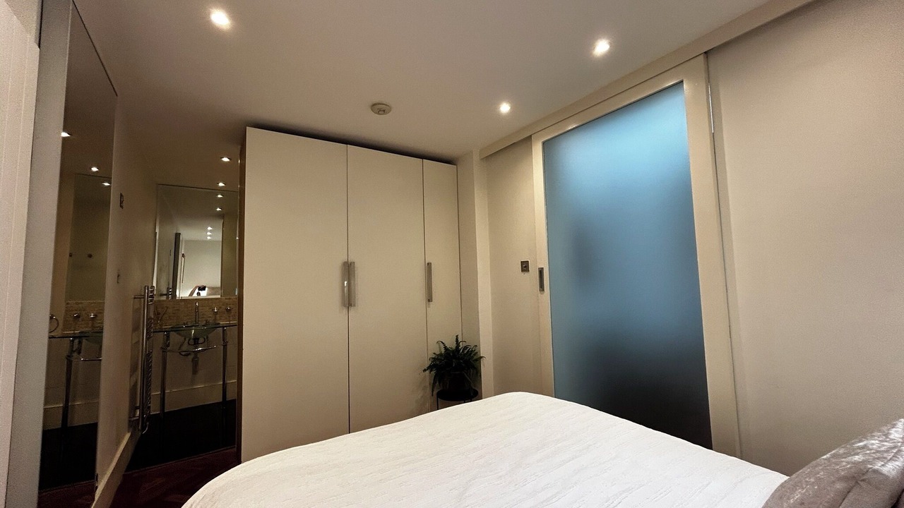 Photo of Bedroom in Bayswater