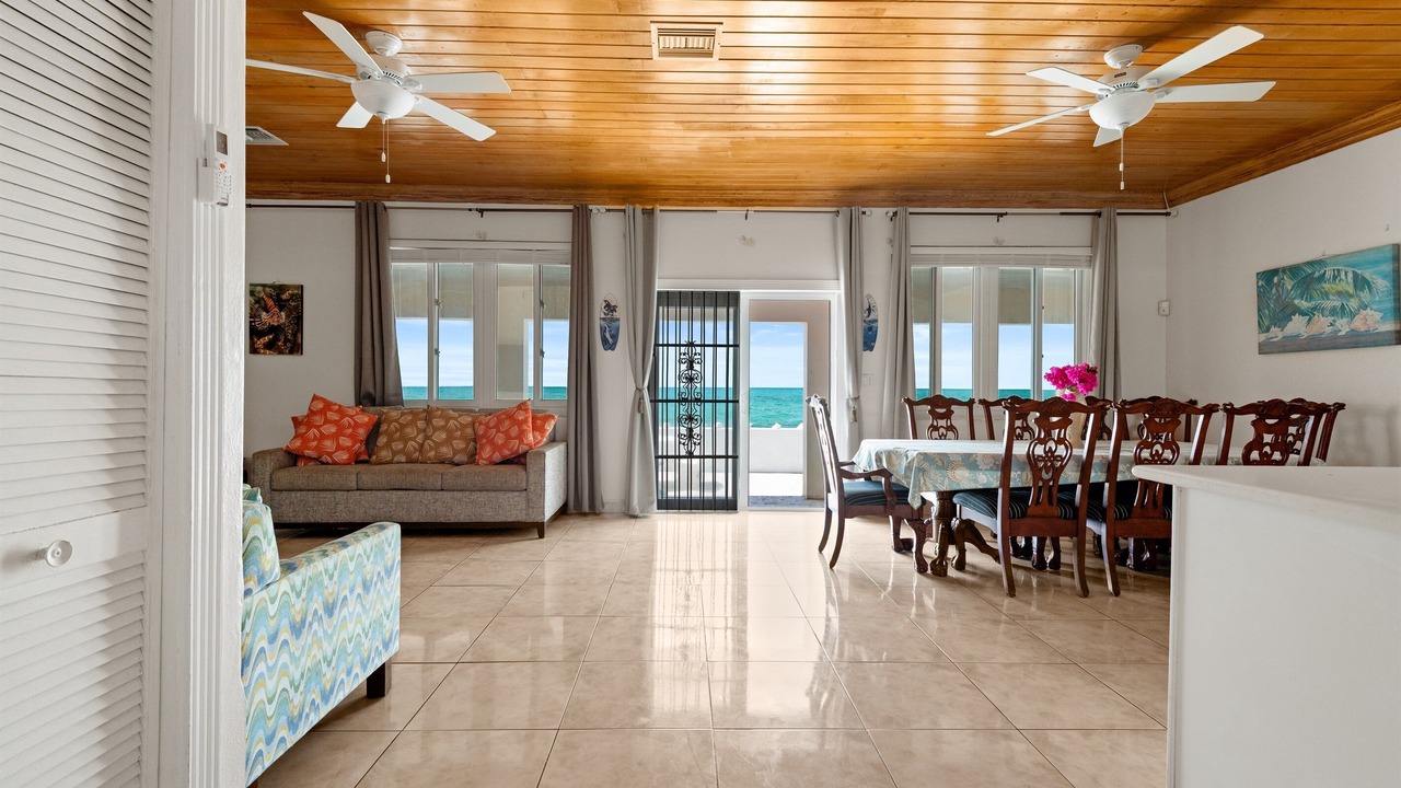 Photo of Livingroom in Nassau