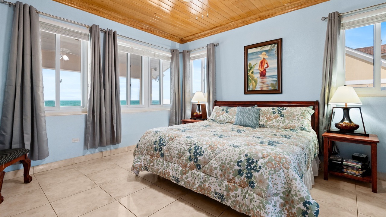 Photo of Bedroom in Nassau