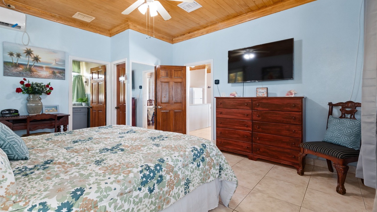 Photo of Bedroom in Nassau