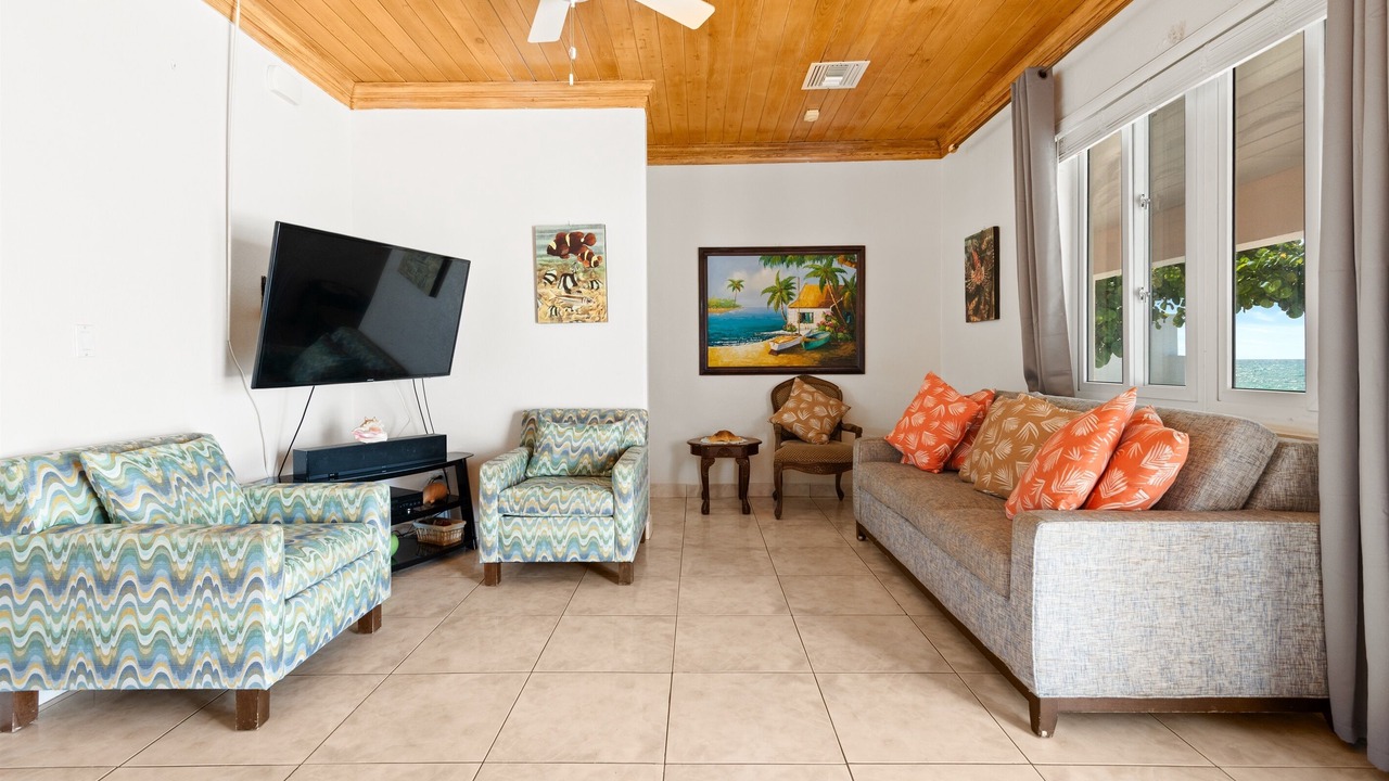 Photo of Livingroom in Nassau